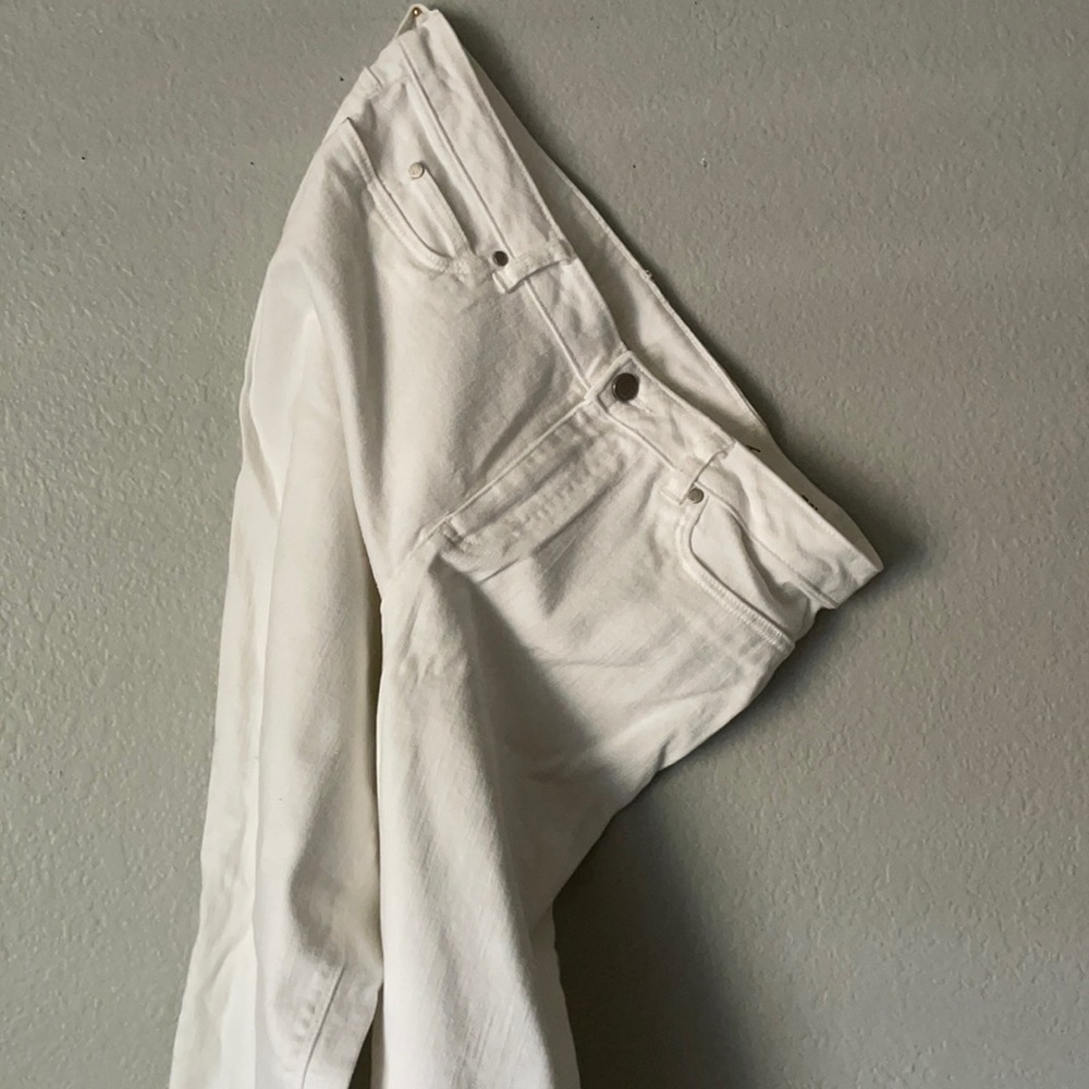 Two by Vince Camuto white jeans